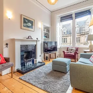  Apartment Pass The Keys Homely & Light-filled 1 Bedroom Flat In Chic Area Of Near Centre