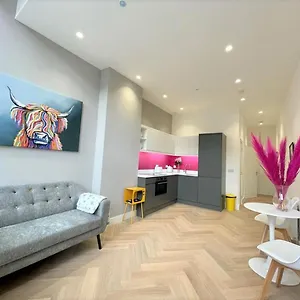 Apartment Luxury Reno'd 1 Bed Nr Bruntsfield & The Meadows