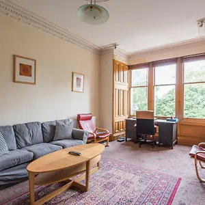  Apartment 3 Bed Overlooking Meadows Park
